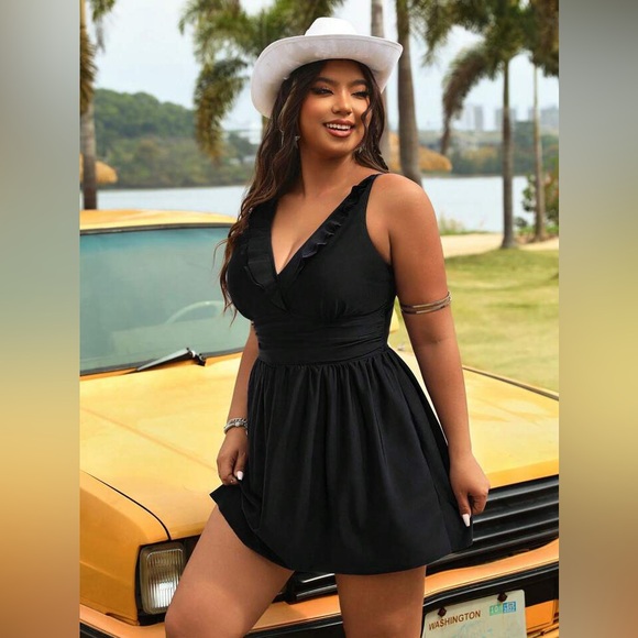 GUC SHEIN Women’s Elegant Black V-Neck Ruffled One-Piece Swim Dress SZ 2XL (16) - Picture 2 of 11